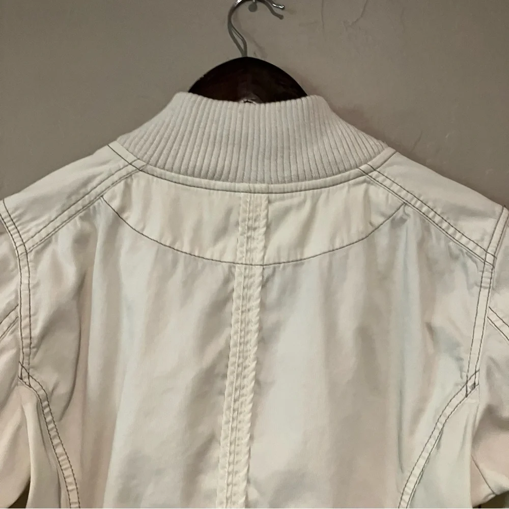 LOFT Ann Taylor Women's Cream Bomber Jacket Size 8 - Picture 15 of 16